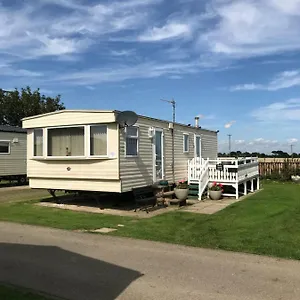 https://maisies-caravan-for-hire-skipsea.yorkshirehotels.net